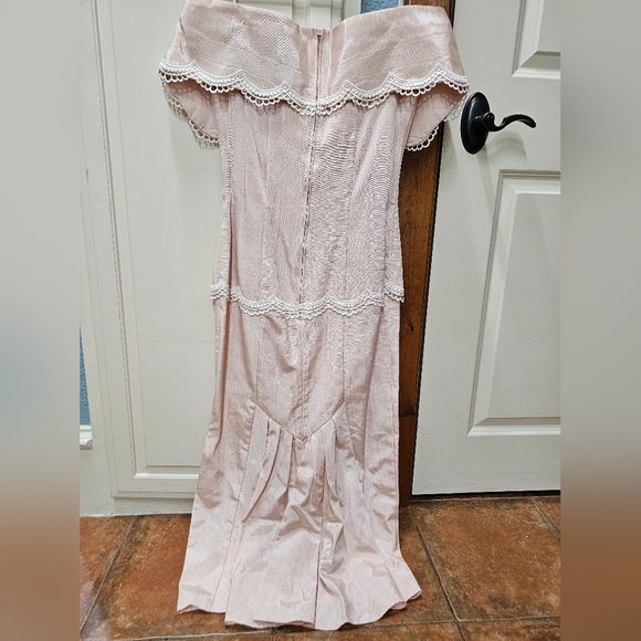 Off-the-Shoulder Formal Dress with Vintage Flair, Light Pink - Picture 3 of 10